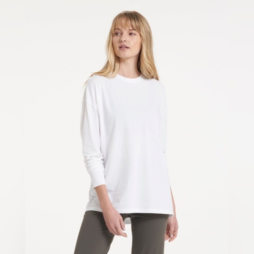 Vuori Long-Sleeve Feather Tee in White
